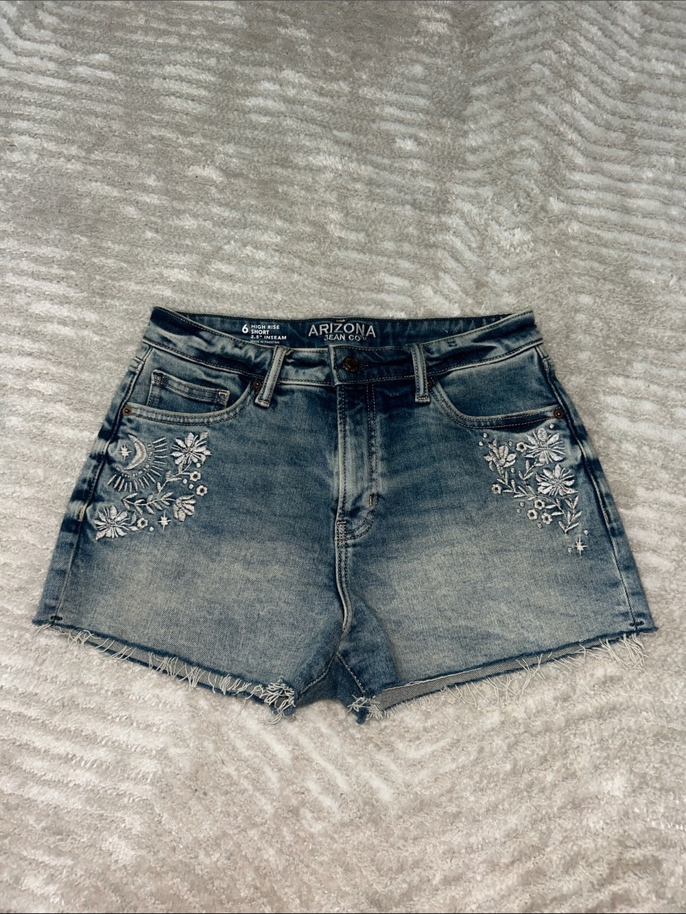 Arizona Jean Company Embroidered Denim Shorts in Blue